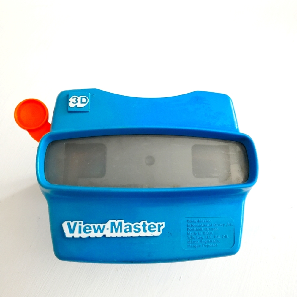 vintage nostalgic 3D ViewMaster works great blue / orange
